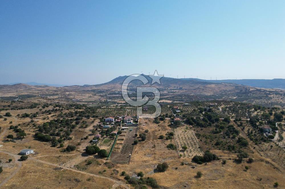 FOÇA YENİBAĞARASINDA DOĞA İÇİNDE SATILIK YAPI RUHSATLI ARSA