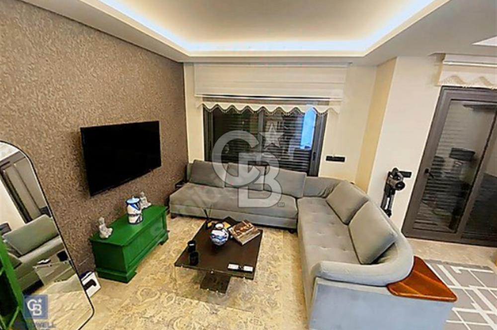 ALAÇATI GÖBENE'DE MÜSTAKİL HAVUZ VE BAHÇELİ KİRALIK 4+1 VİLLA