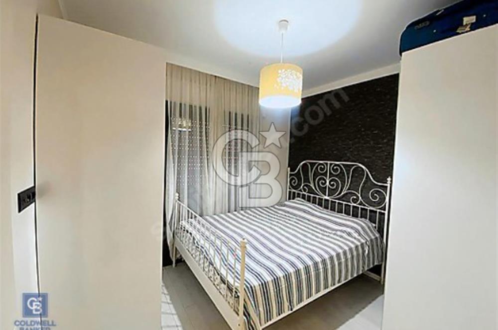 ALAÇATI GÖBENE'DE MÜSTAKİL HAVUZ VE BAHÇELİ KİRALIK 4+1 VİLLA