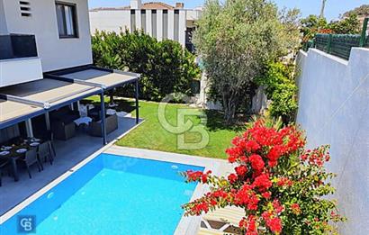 ÇEŞME MERKEZ'DE MÜSTAKİL HAVUZLU VE BAHÇELİ 4+1 KİRALIK VİLLA