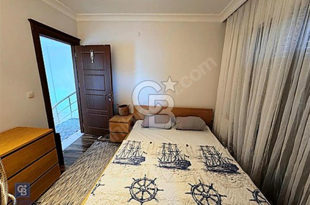ALAÇATI GÖBENE'DE MÜSTAKİL HAVUZLU VE BAHÇELİ 3+1 SATILIK VİLLA
