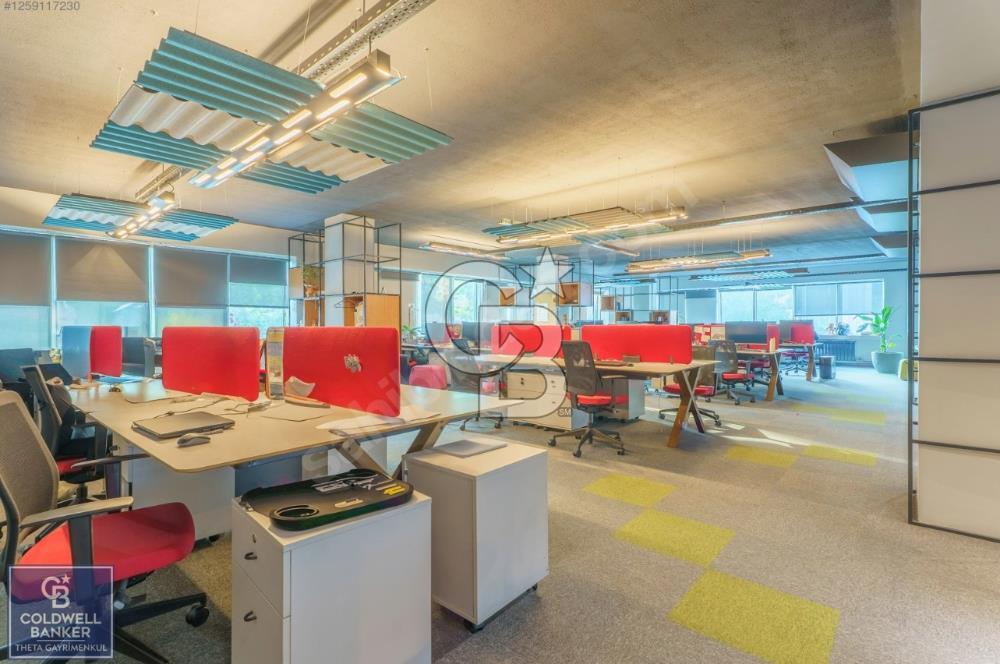 ÜSKÜDAR KISIKLI'DA KÖŞE PARSEL 4.714 m² SATILIK BİNA