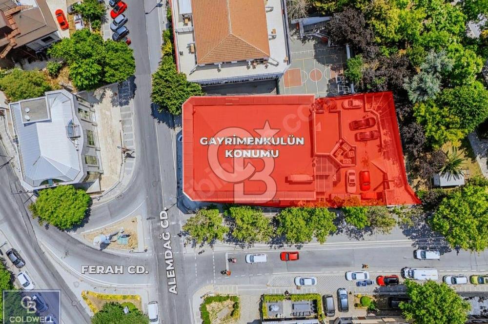 ÜSKÜDAR KISIKLI'DA KÖŞE PARSEL 4.714 m² SATILIK BİNA