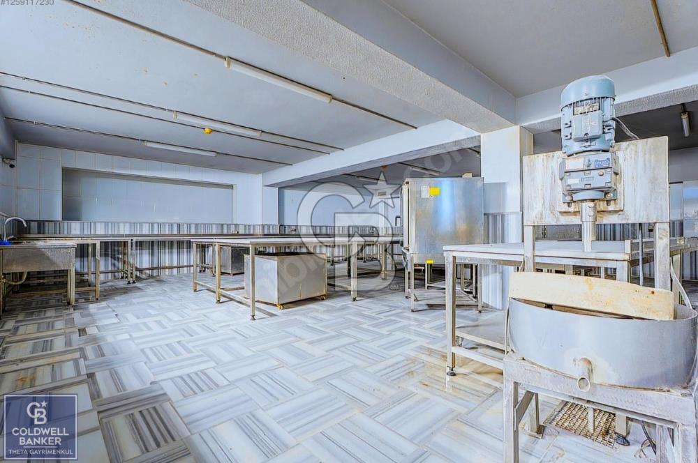 ÜSKÜDAR KISIKLI'DA KÖŞE PARSEL 4.714 m² SATILIK BİNA