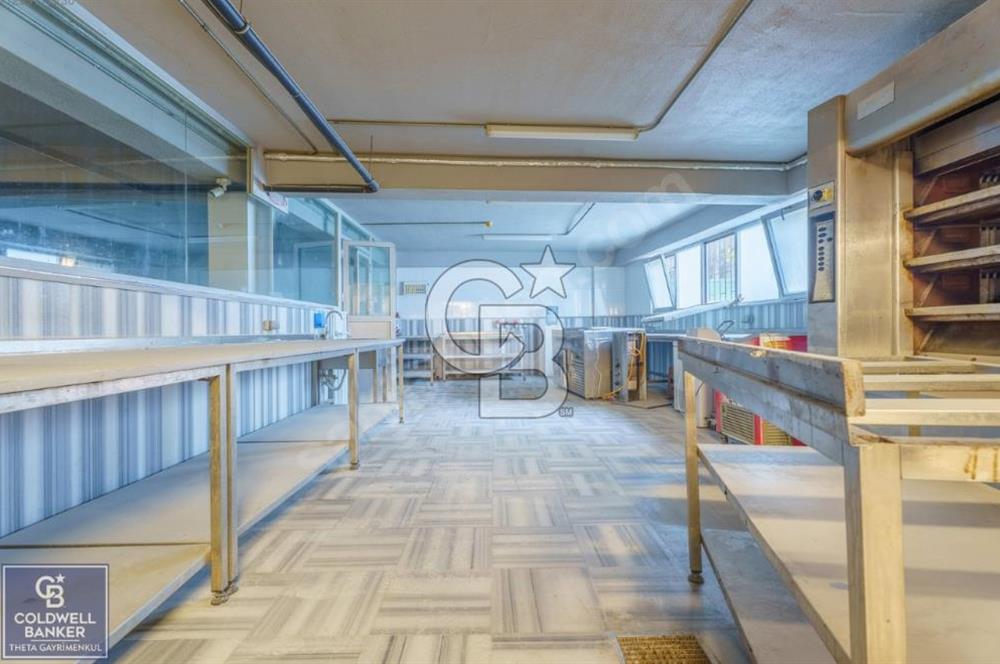 ÜSKÜDAR KISIKLI'DA KÖŞE PARSEL 4.714 m² SATILIK BİNA