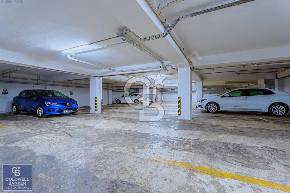 ÜSKÜDAR KISIKLI'DA KÖŞE PARSEL 4.714 m² SATILIK BİNA
