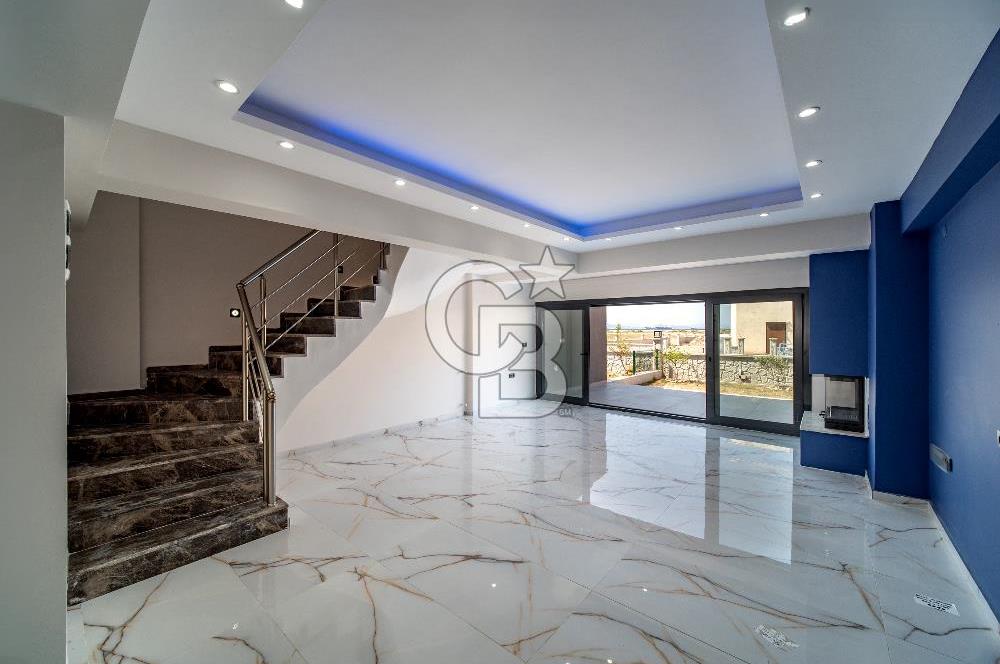 İZMİR, ÇANDARLI DENİZE 100 METRE SATILIK 2+1 VİLLA