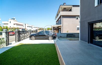 İZMİR, ÇANDARLI DENİZE 100 METRE SATILIK 2+1 VİLLA