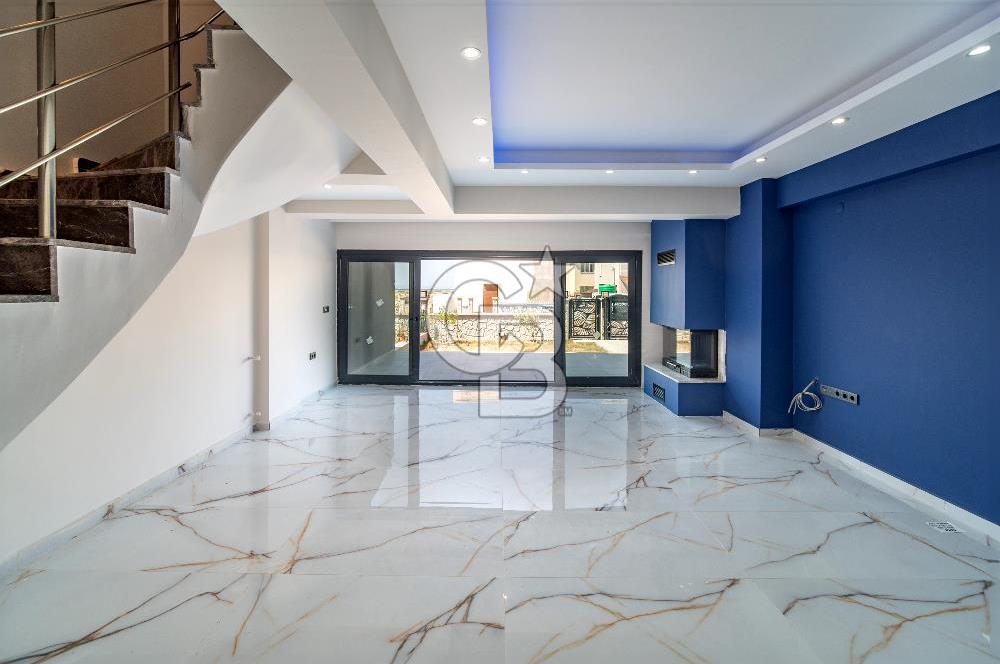 İZMİR, ÇANDARLI DENİZE 100 METRE SATILIK 2+1 VİLLA