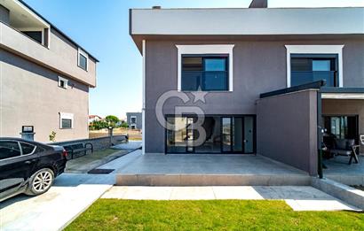 İZMİR, ÇANDARLI DENİZE 100 METRE SATILIK 2+1 VİLLA