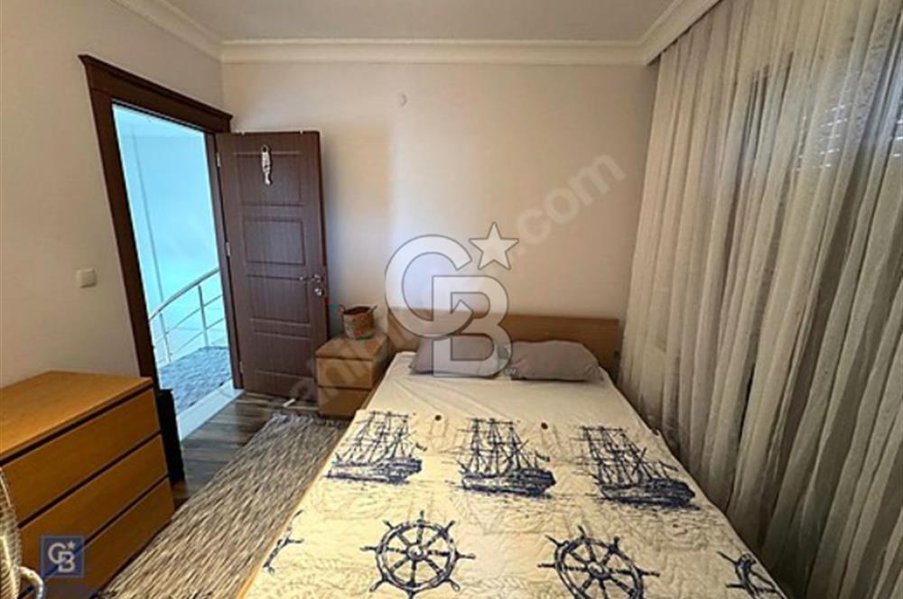 ALAÇATI'DA MÜSTAKİL HAVUZ VE BAHÇELİ EŞYALI 3+1 KİRALIK VİLLA