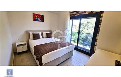 ÇEŞME MERKEZ'DE MÜSTAKİL HAVUZLU VE BAHÇELİ 3+1 KİRALIK VİLLA