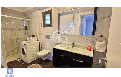 ÇEŞME MERKEZ'DE MÜSTAKİL HAVUZLU VE BAHÇELİ 3+1 KİRALIK VİLLA