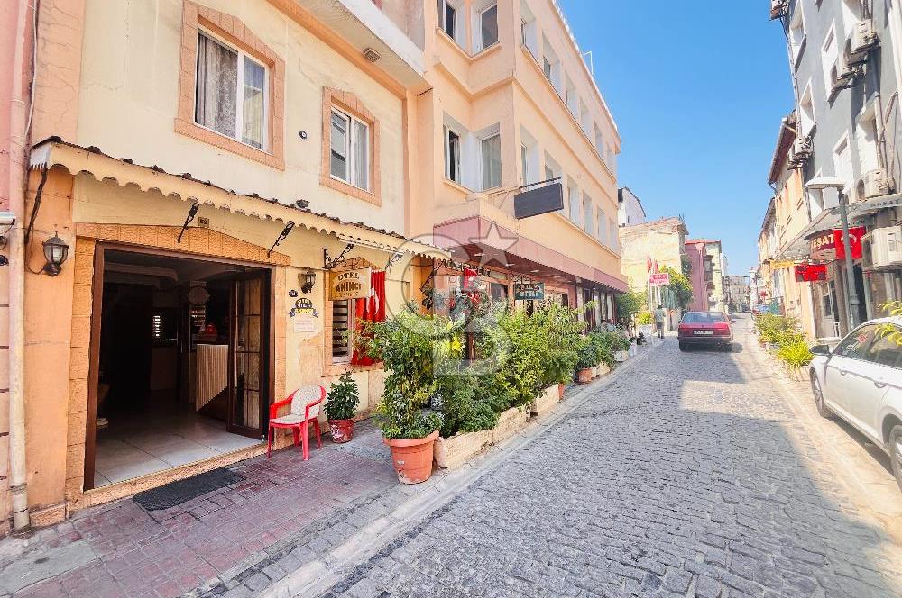 İzmir Basmane Oteller Sokağında İzmir Fuarı Yakını Satılık Otel