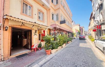 İzmir Basmane Oteller Sokağında İzmir Fuarı Yakını Satılık Otel
