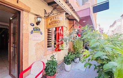 İzmir Basmane Oteller Sokağında İzmir Fuarı Yakını Satılık Otel