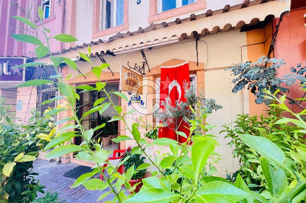 İzmir Basmane Oteller Sokağında İzmir Fuarı Yakını Satılık Otel