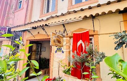 İzmir Basmane Oteller Sokağında İzmir Fuarı Yakını Satılık Otel