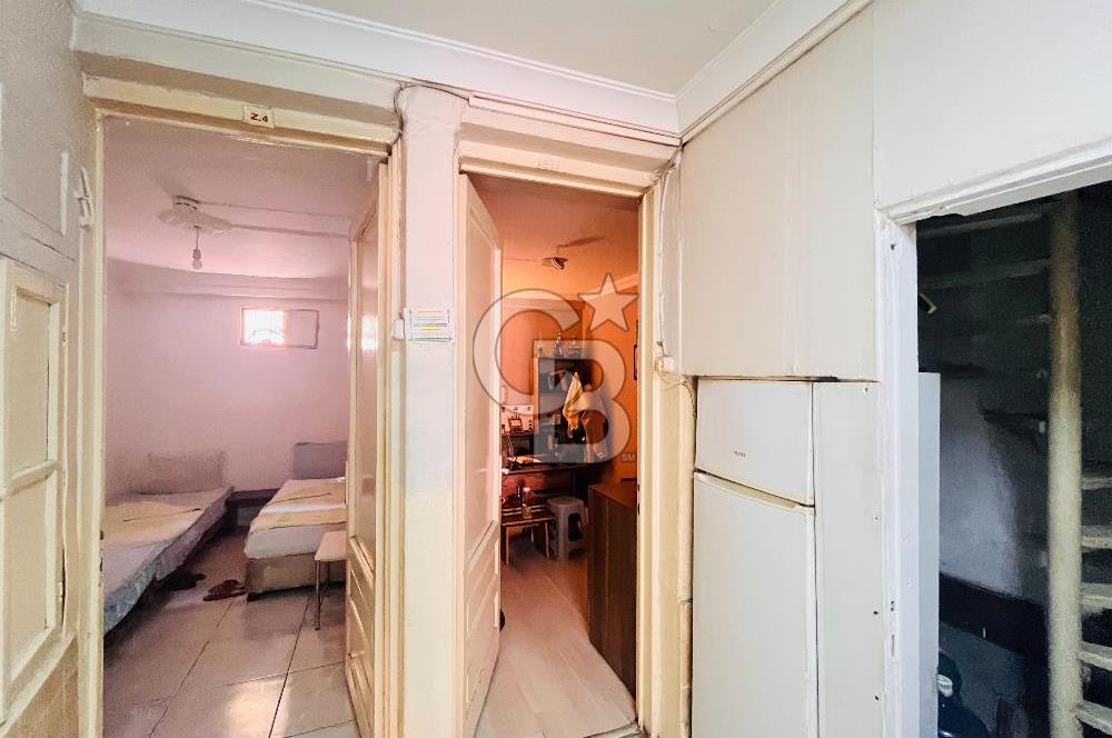 İzmir Basmane Oteller Sokağında İzmir Fuarı Yakını Satılık Otel