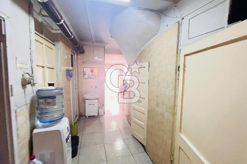 İzmir Basmane Oteller Sokağında İzmir Fuarı Yakını Satılık Otel
