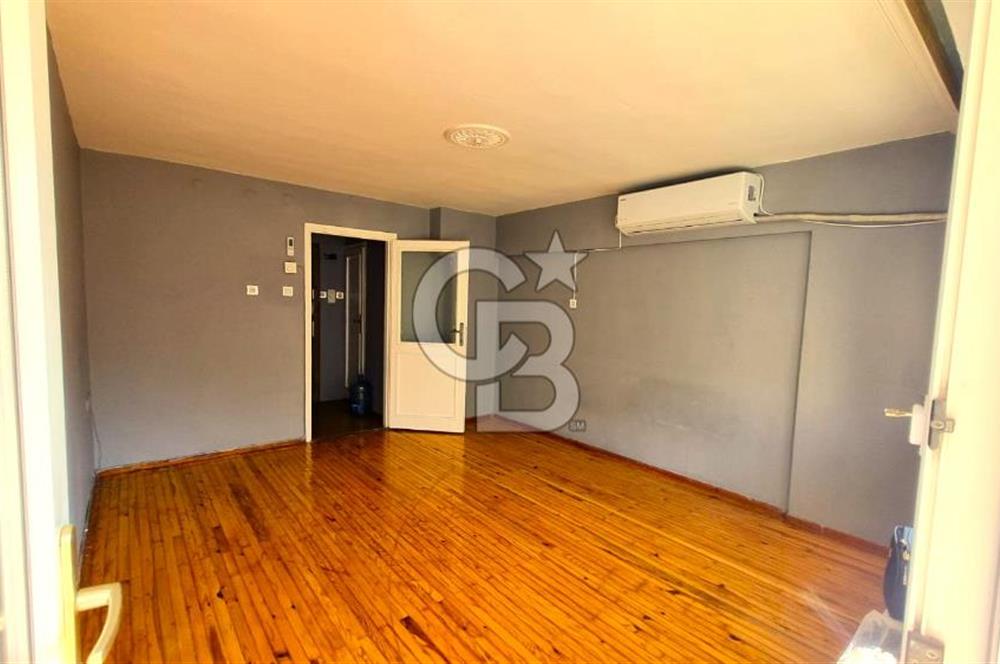 Bayraklı Sevgi Yolu Üzerinde Merkezi Konumlu Kiralık 2+1 Daire