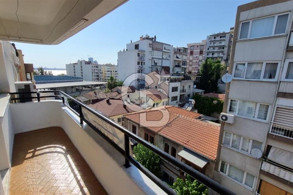 Bayraklı Sevgi Yolu Üzerinde Merkezi Konumlu Kiralık 2+1 Daire