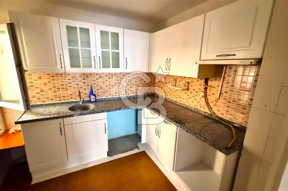 Bayraklı Sevgi Yolu Üzerinde Merkezi Konumlu Kiralık 2+1 Daire