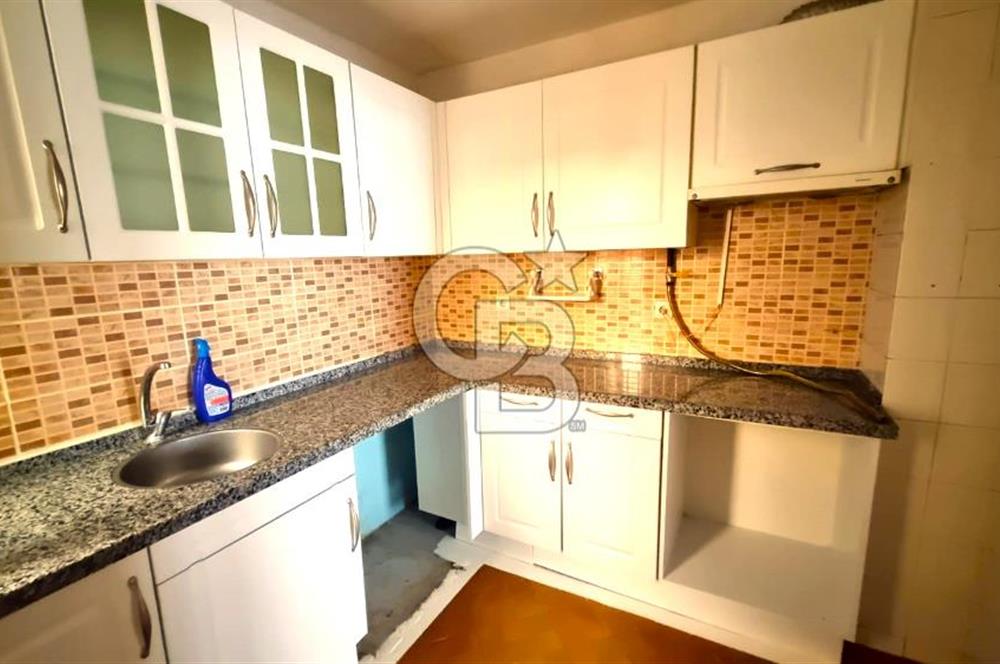 Bayraklı Sevgi Yolu Üzerinde Merkezi Konumlu Kiralık 2+1 Daire