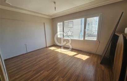 Karşıyaka İskele Yakını Kiralık 1+1 Ofis 