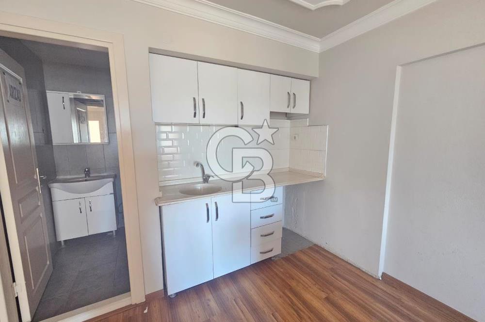 Karşıyaka İskele Yakını Kiralık 1+1 Ofis 