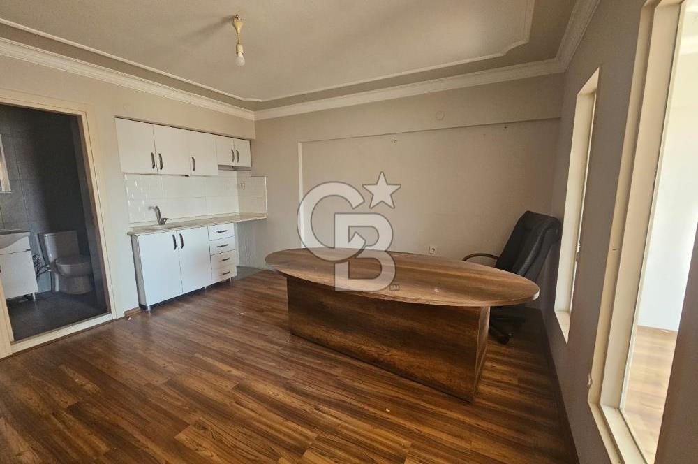 Karşıyaka İskele Yakını Kiralık 1+1 Ofis 