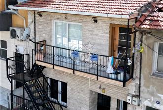 KONAK GÜNEY MAHALLESİ'NDE SATILIK 2 KATLI BİNA