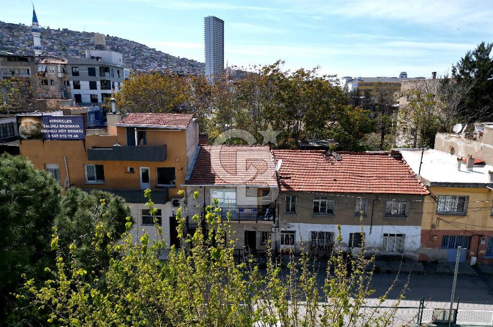 KONAK GÜNEY MAHALLESİ'NDE SATILIK 2 KATLI BİNA
