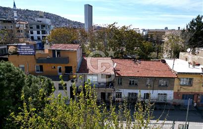 KONAK GÜNEY MAHALLESİ'NDE SATILIK 2 KATLI BİNA