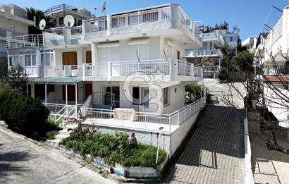 ÇOK ACİL SEFERİHİSAR'DA DENİZ MANZARALI SATILIK TRİPLEX VİLLA