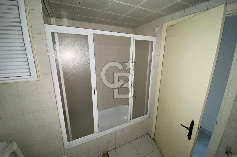 KARŞIYAKA'DA 3+1 KÖŞE DAİRE