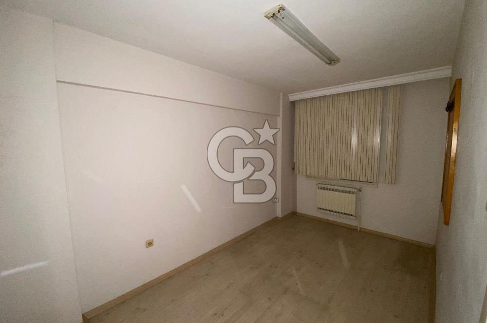 KARŞIYAKA'DA 3+1 KÖŞE DAİRE