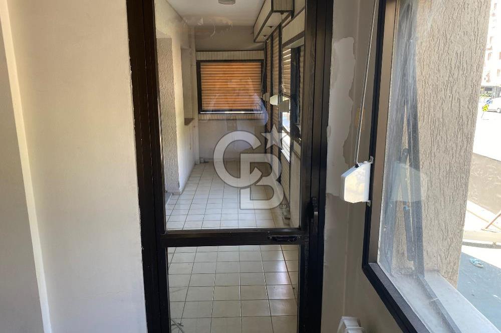 KARŞIYAKA'DA 3+1 KÖŞE DAİRE