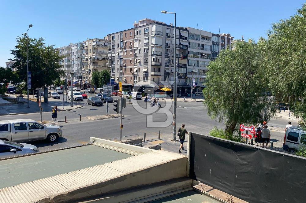 KARŞIYAKA'DA 3+1 KÖŞE DAİRE