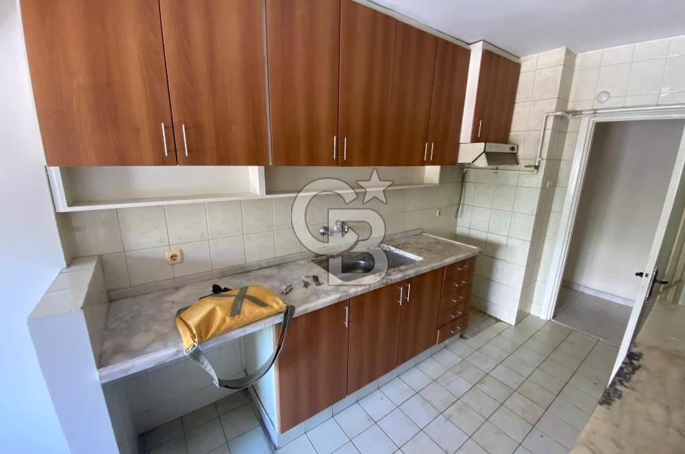 KARŞIYAKA'DA 3+1 KÖŞE DAİRE