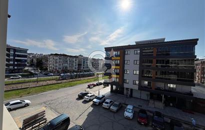ATAKUM’UN MERKEZİNDE TRAMVAYA CEPHE LÜKS 1+1
