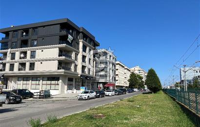 ATAKUM’UN MERKEZİNDE TRAMVAYA CEPHE LÜKS 1+1