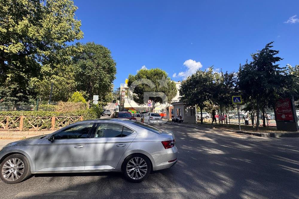 Koşuyolu’nda 13 Yıaşında 1.084 m2 Kapalı Alanlı Satılık Bina