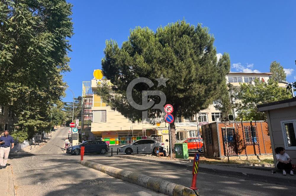 Koşuyolu’nda 13 Yıaşında 1.084 m2 Kapalı Alanlı Satılık Bina