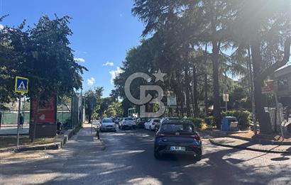 Koşuyolu’nda 13 Yıaşında 1.084 m2 Kapalı Alanlı Satılık Bina