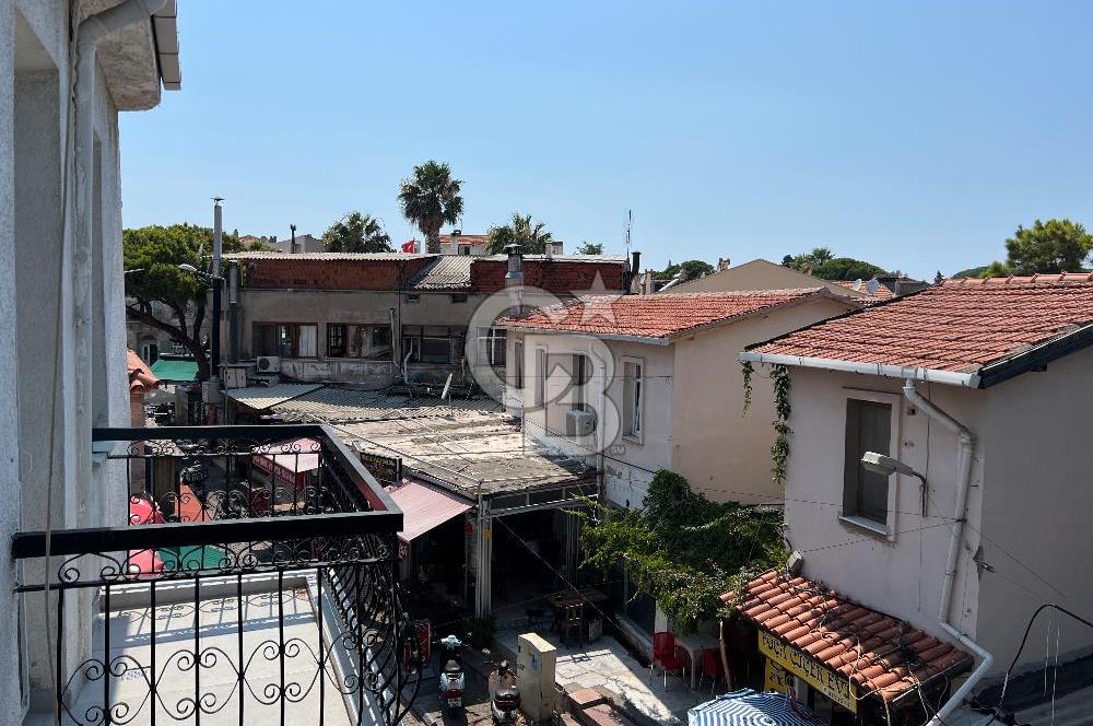 Eski Foça’da Çarşı İçersinde Satılık 2+1 Daire