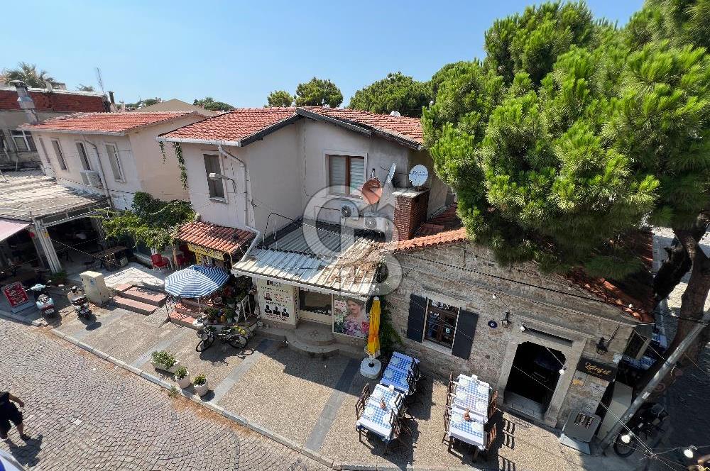 Eski Foça’da Çarşı İçersinde Satılık 2+1 Daire