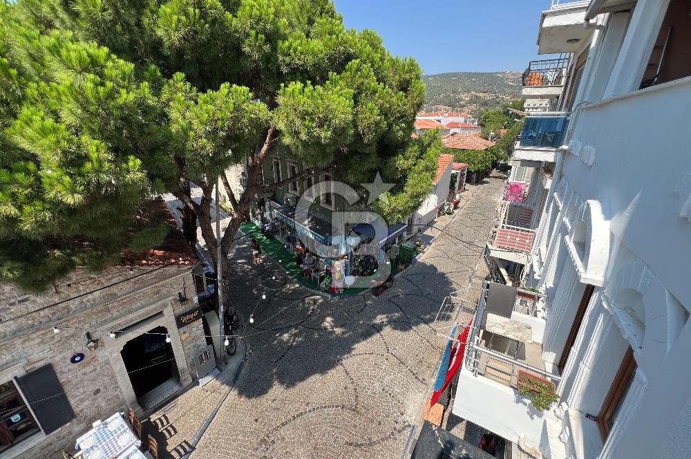 Eski Foça’da Çarşı İçersinde Satılık 2+1 Daire