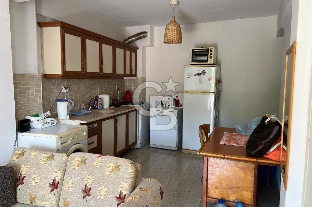 Eski Foça’da Çarşı İçersinde Satılık 2+1 Daire