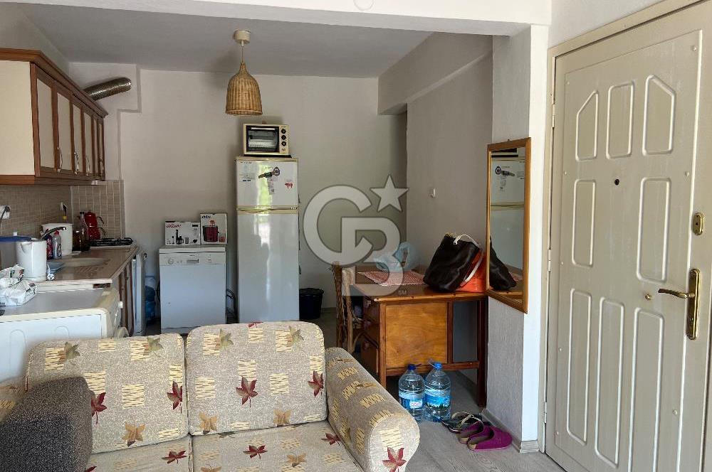 Eski Foça’da Çarşı İçersinde Satılık 2+1 Daire